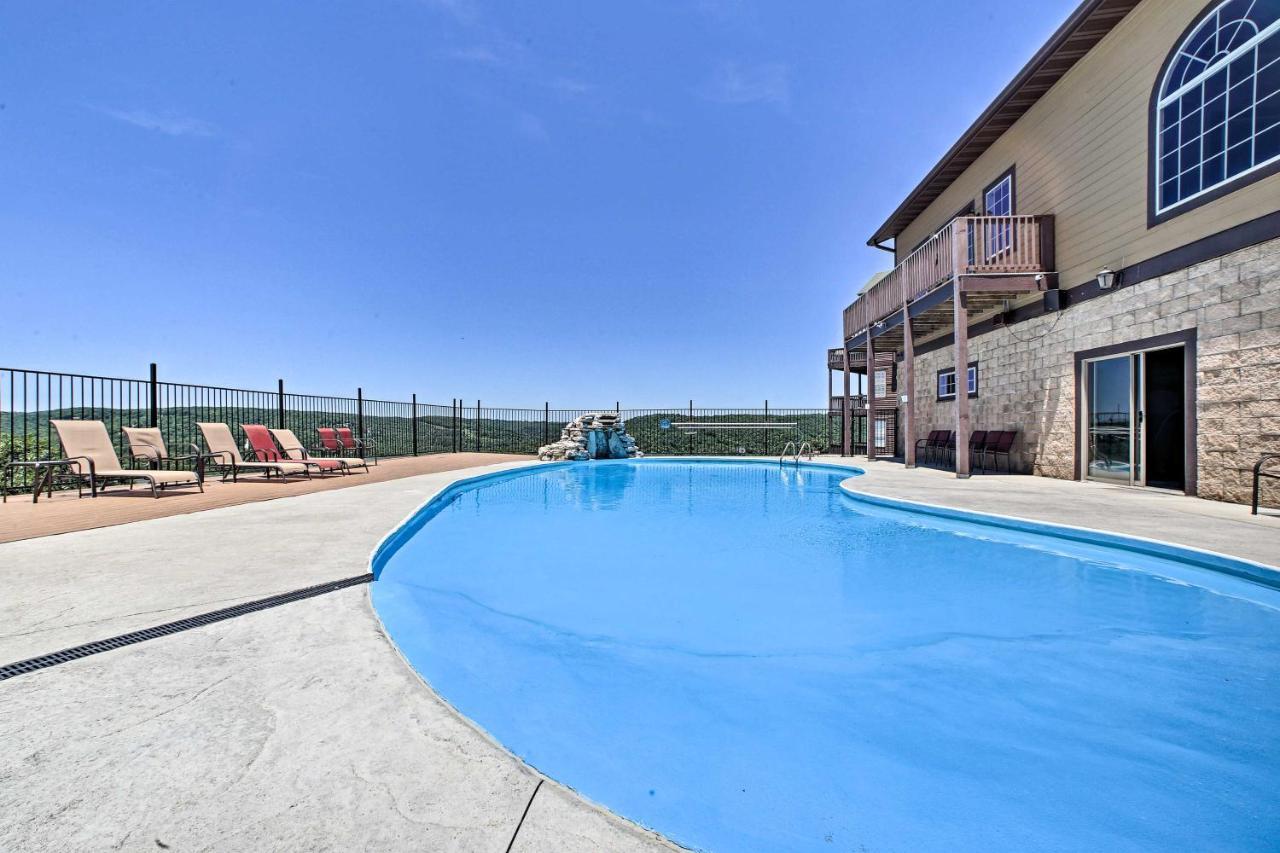 Luxe Branson Retreat With Mtn Views And Pool Access! Διαμέρισμα Εξωτερικό φωτογραφία