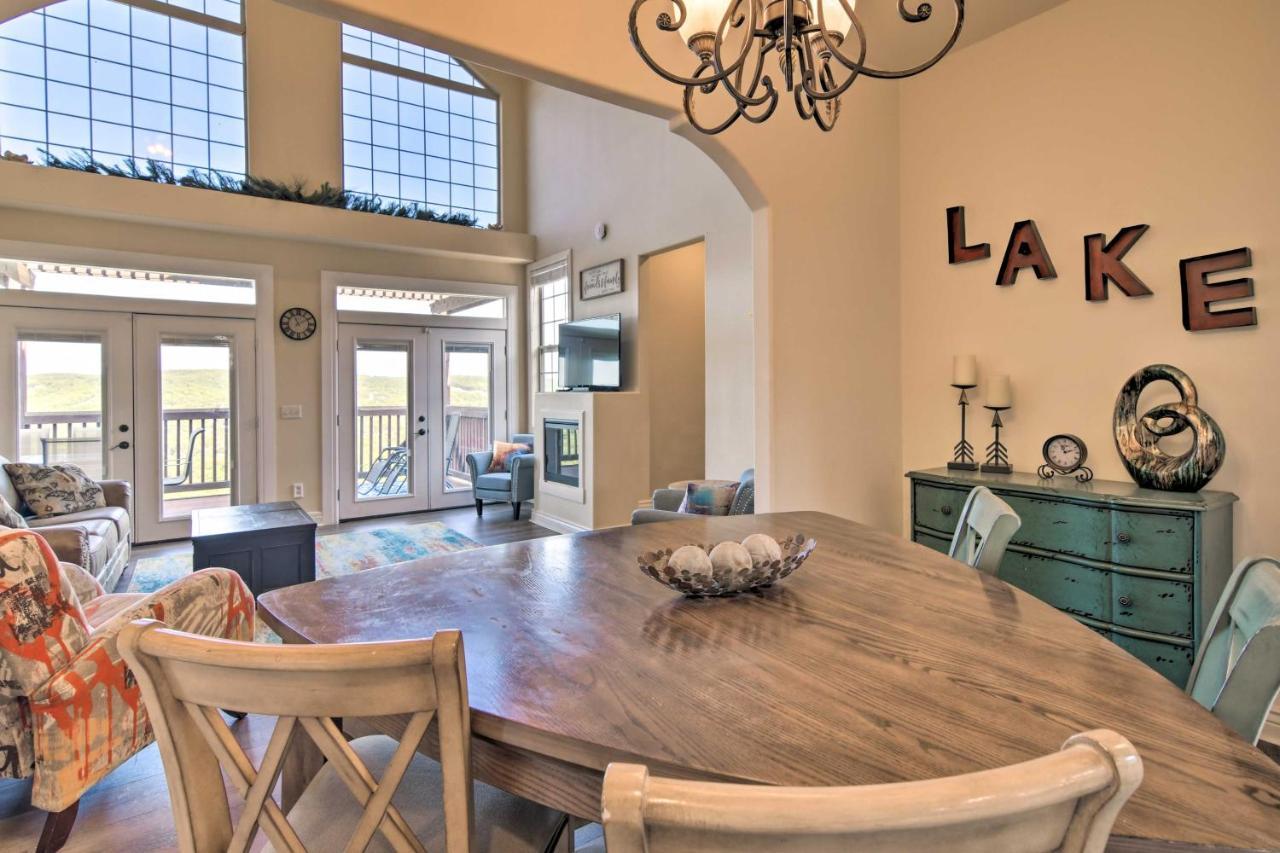 Luxe Branson Retreat With Mtn Views And Pool Access! Διαμέρισμα Εξωτερικό φωτογραφία