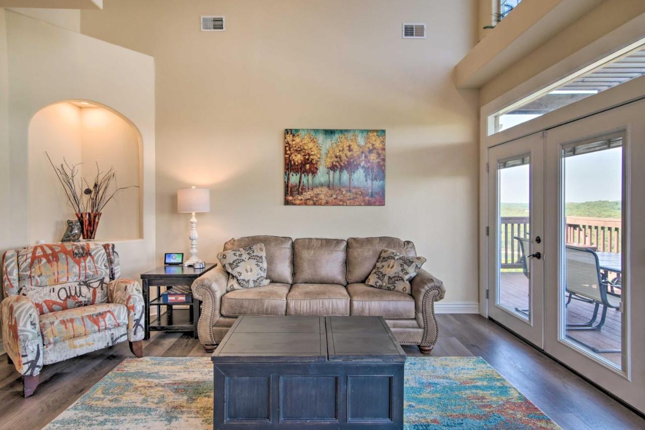 Luxe Branson Retreat With Mtn Views And Pool Access! Διαμέρισμα Εξωτερικό φωτογραφία