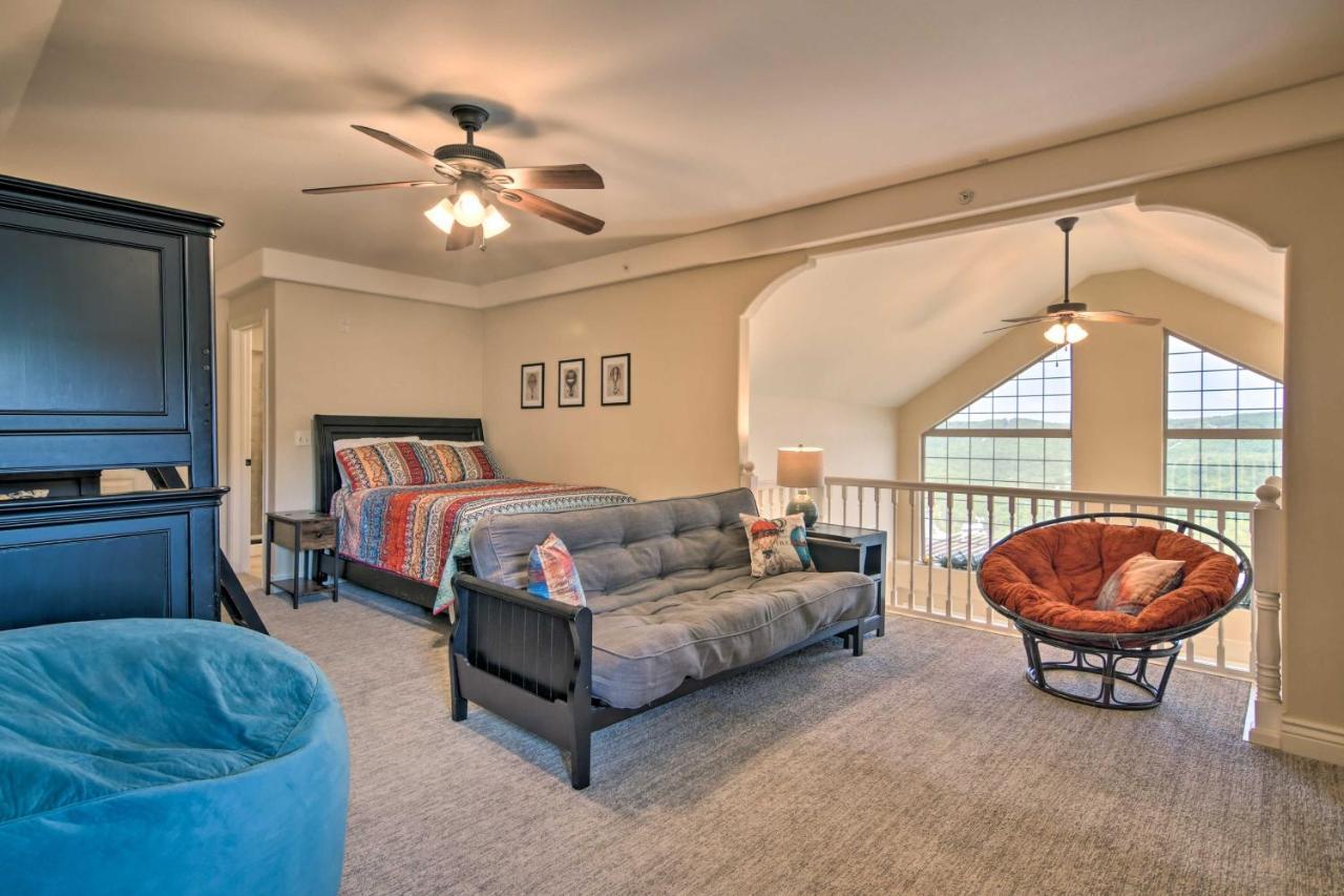Luxe Branson Retreat With Mtn Views And Pool Access! Διαμέρισμα Εξωτερικό φωτογραφία