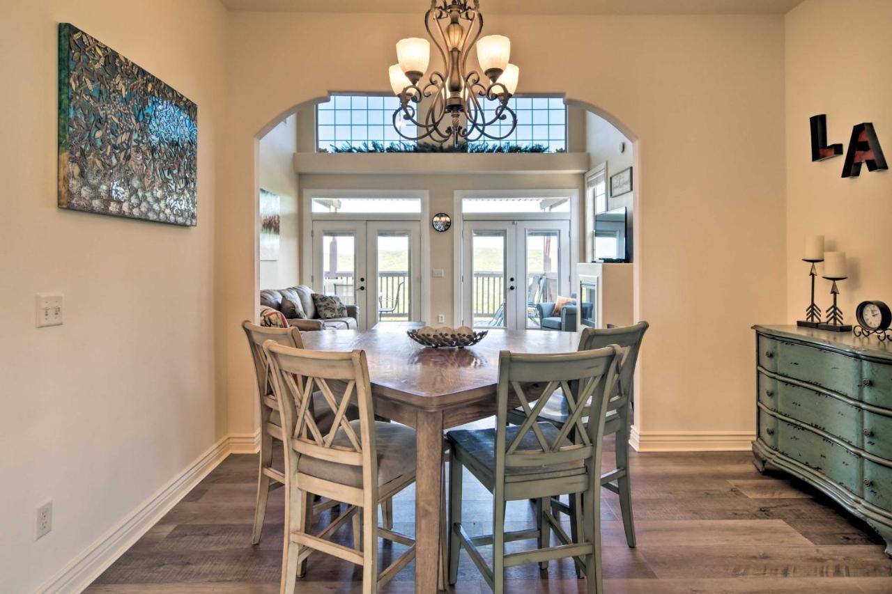 Luxe Branson Retreat With Mtn Views And Pool Access! Διαμέρισμα Εξωτερικό φωτογραφία