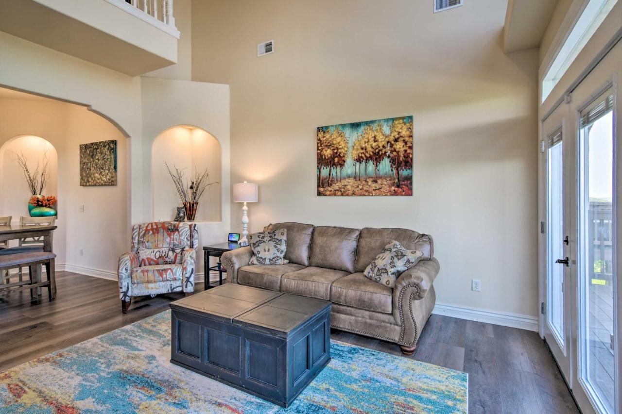 Luxe Branson Retreat With Mtn Views And Pool Access! Διαμέρισμα Εξωτερικό φωτογραφία