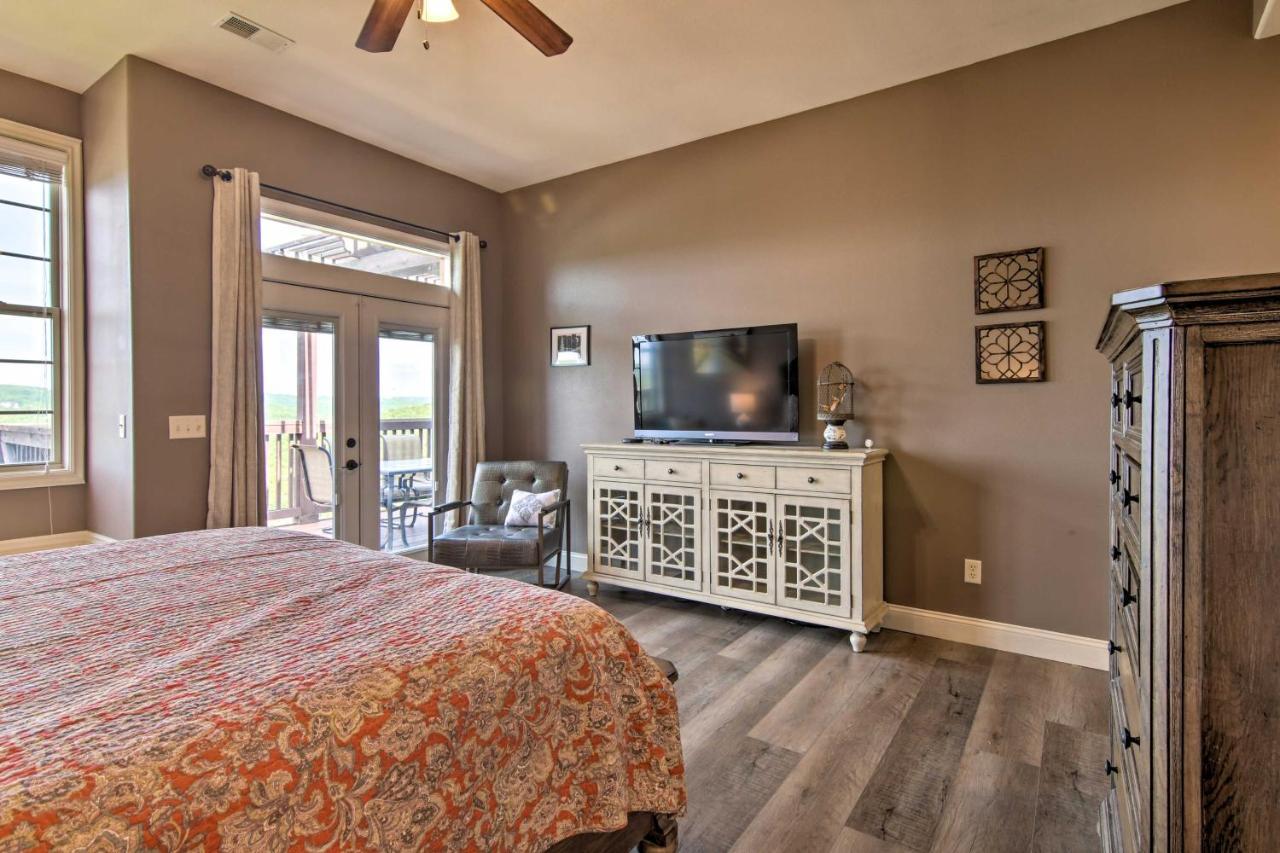 Luxe Branson Retreat With Mtn Views And Pool Access! Διαμέρισμα Εξωτερικό φωτογραφία