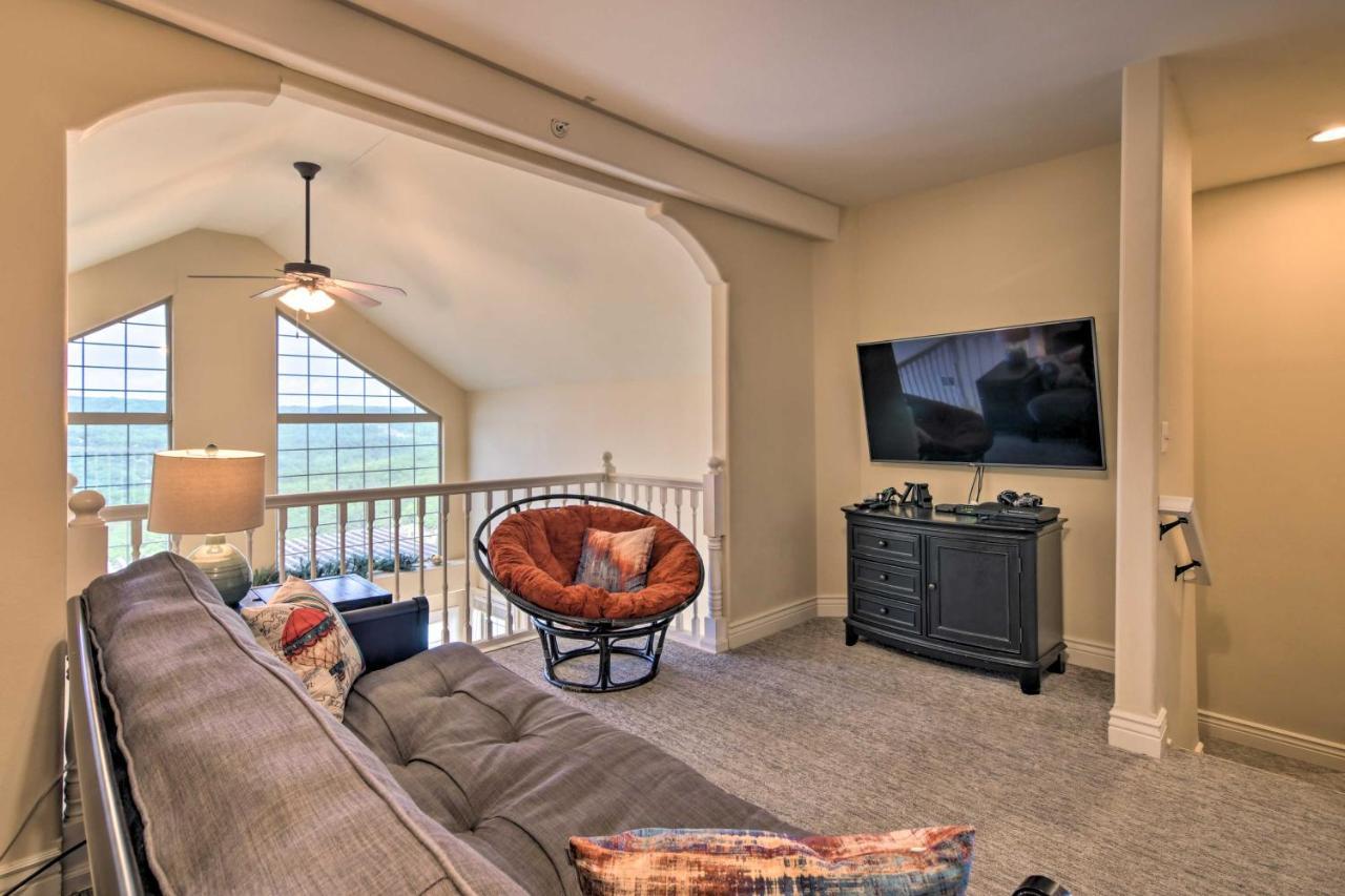 Luxe Branson Retreat With Mtn Views And Pool Access! Διαμέρισμα Εξωτερικό φωτογραφία