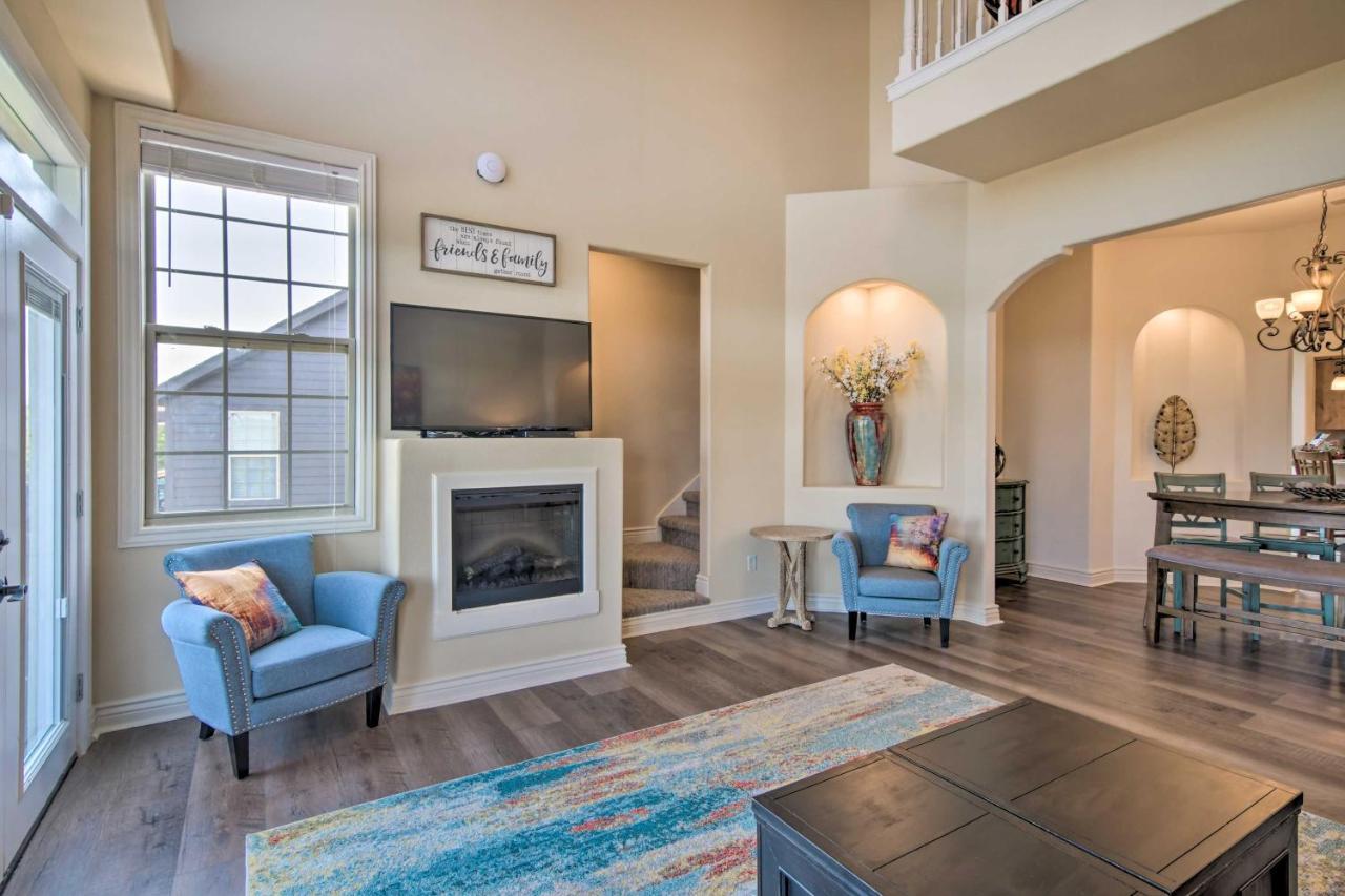 Luxe Branson Retreat With Mtn Views And Pool Access! Διαμέρισμα Εξωτερικό φωτογραφία