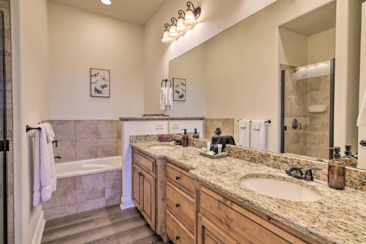 Luxe Branson Retreat With Mtn Views And Pool Access! Διαμέρισμα Εξωτερικό φωτογραφία