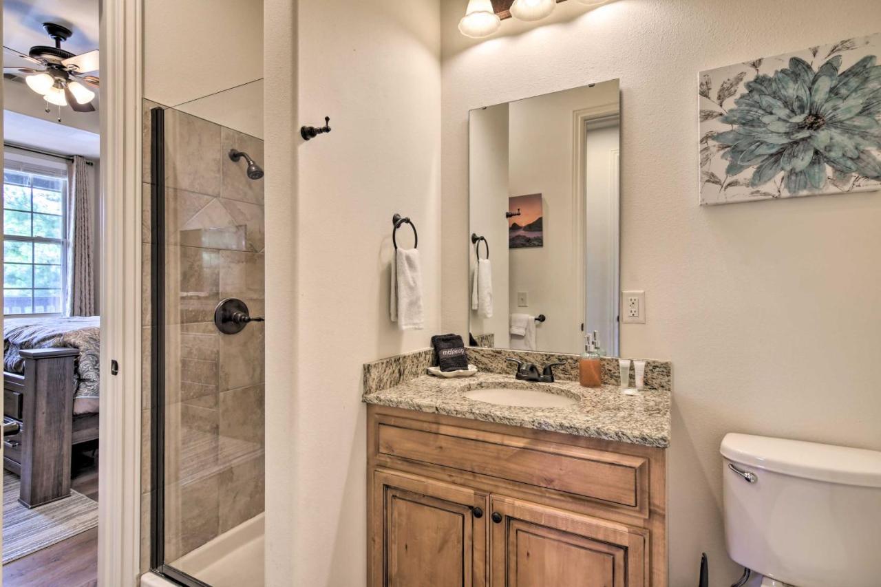 Luxe Branson Retreat With Mtn Views And Pool Access! Διαμέρισμα Εξωτερικό φωτογραφία
